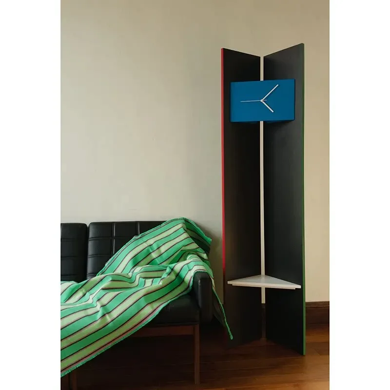 Angular magnetic tripod wood