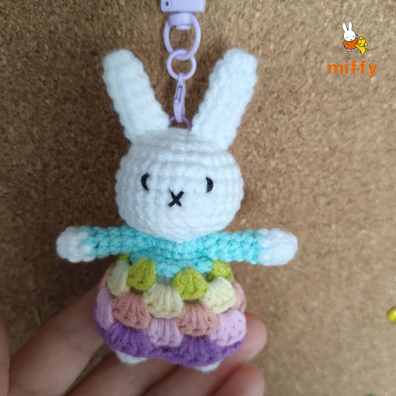 Urocza pluszowa lalka Miffy, ręcznie robiona, szyta na szydełku, seria puszystych pluszaków, kreatywny pluszowy breloczek, akcesoria anime, prezenty.
