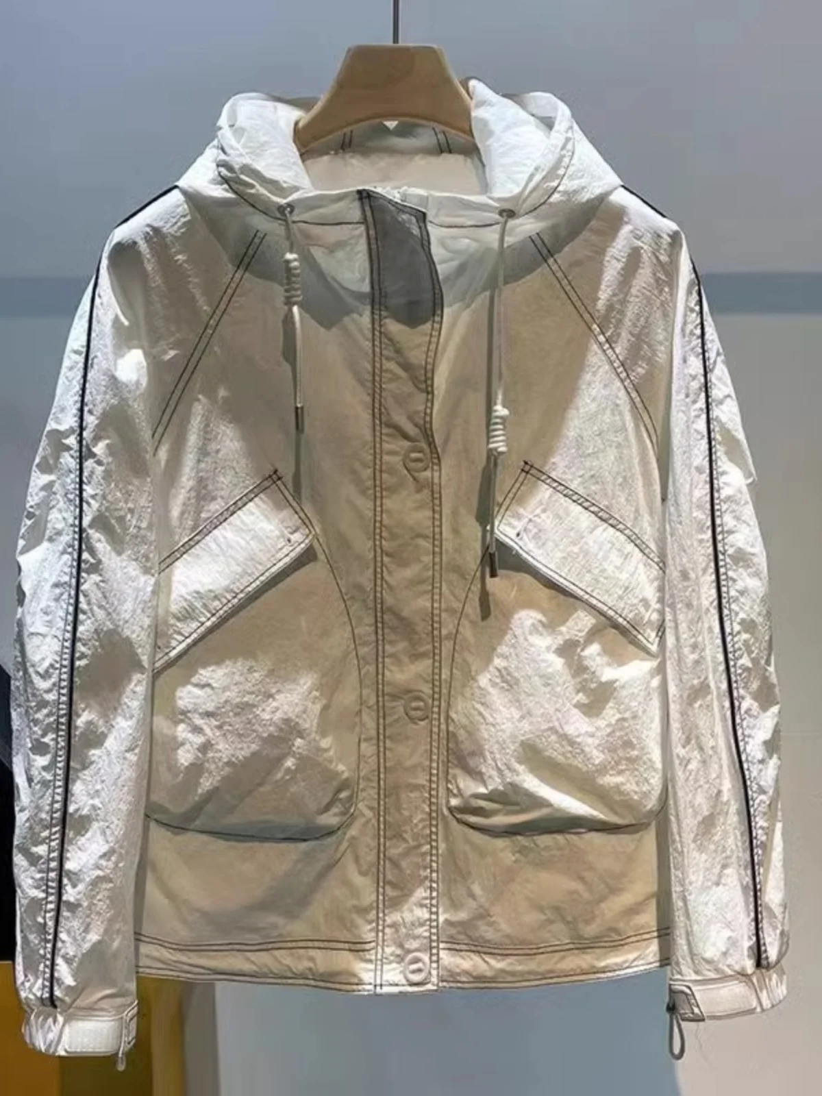 

Летняя повседневная легкая мужская куртка с защитой от солнца, свободного кроя, с капюшоном, тонкая верхняя одежда, простая куртка с длинными рукавами