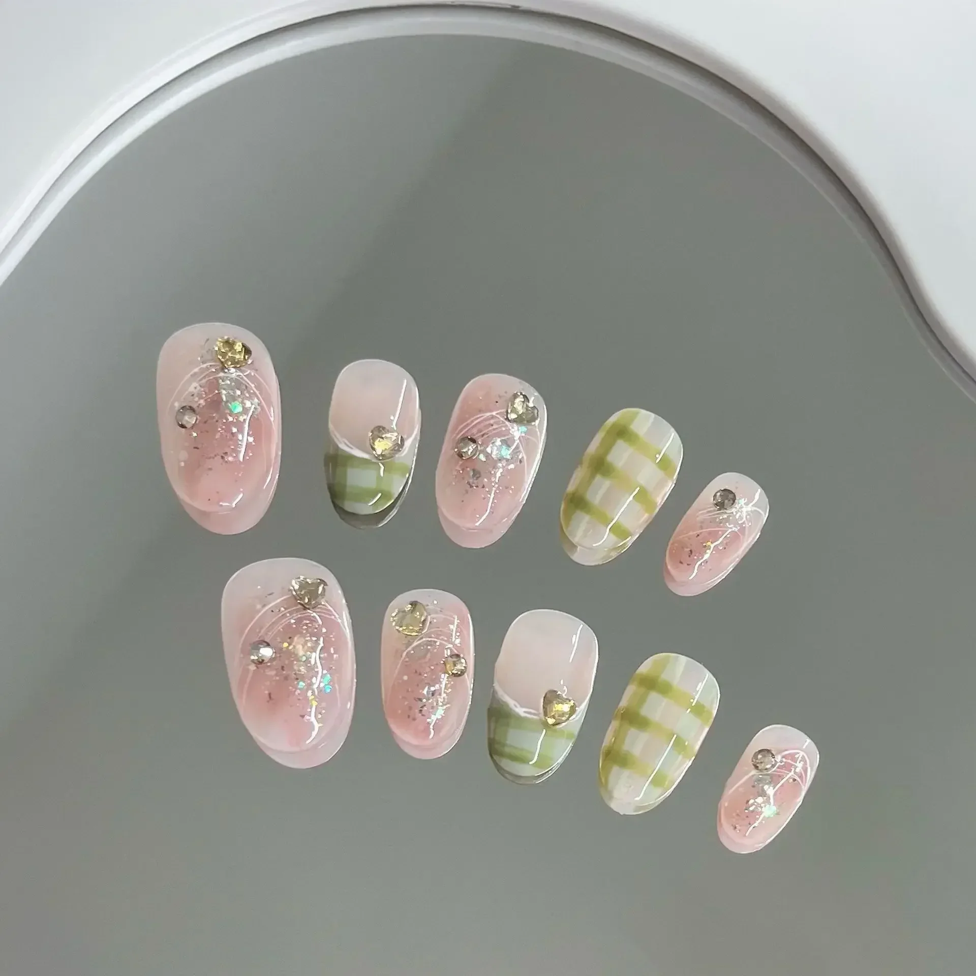 10Pcs Krótkie Ręcznie robione Różowe Paznokcie Sprężynowe Francuskie Rhinestone Pełna Pokrywa Fałszywe Paznokcie Plaid Manicure Noszone Końcówki do Paznokci Art