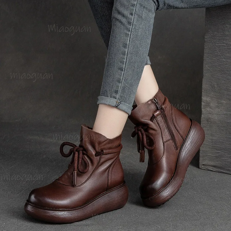 Retro Damen Plateau-Stiefeletten aus Braunem Leder mit Seitenreißverschluss, Schnürung, Runder Zehenpartie, Dicker Sohle, Keilabsatz, Kurze Stiefel, Casual Winter-Herbst-Schuhe
