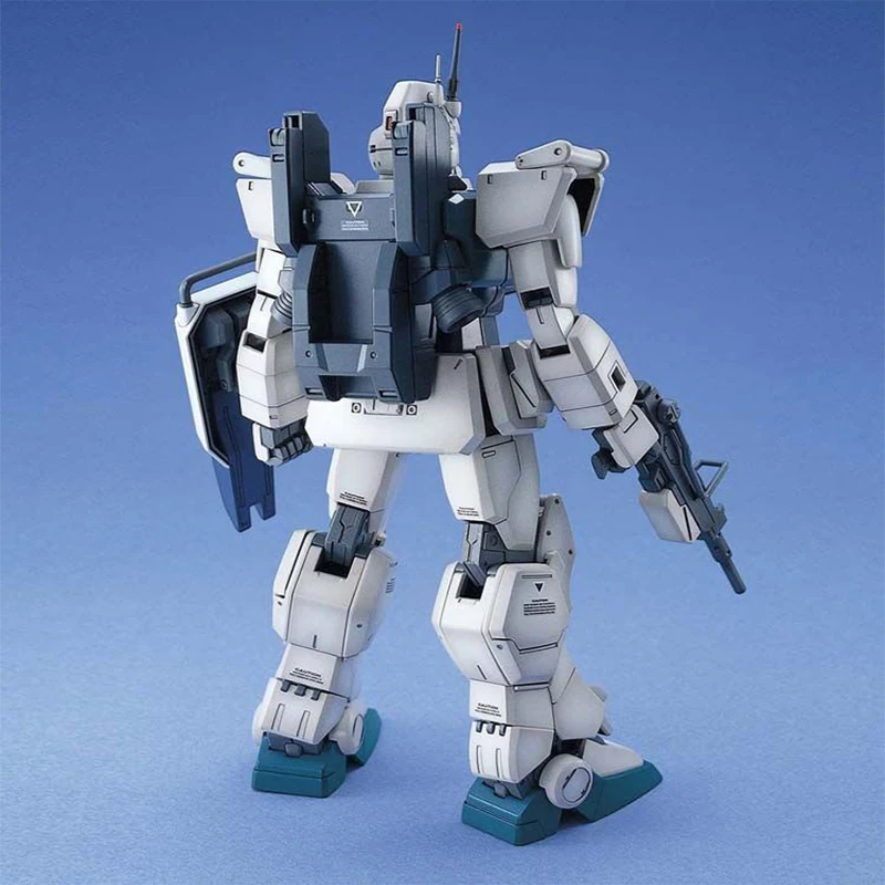 بانداي الأصلي جاندام أطقم منمذجة أنيمي الشكل Ez-8 MG 1/100 عمل أرقام تحصيل الحلي اللعب هدية للأطفال نموذج الدمى