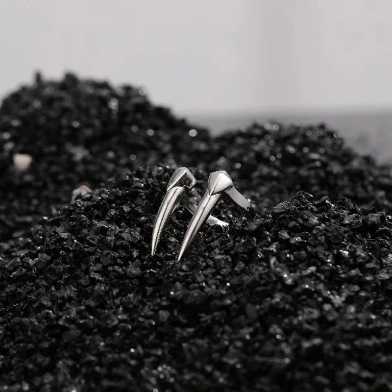 European and American new minimalist geometric pointed ring animal tooth guardian ring jewelry wholesale