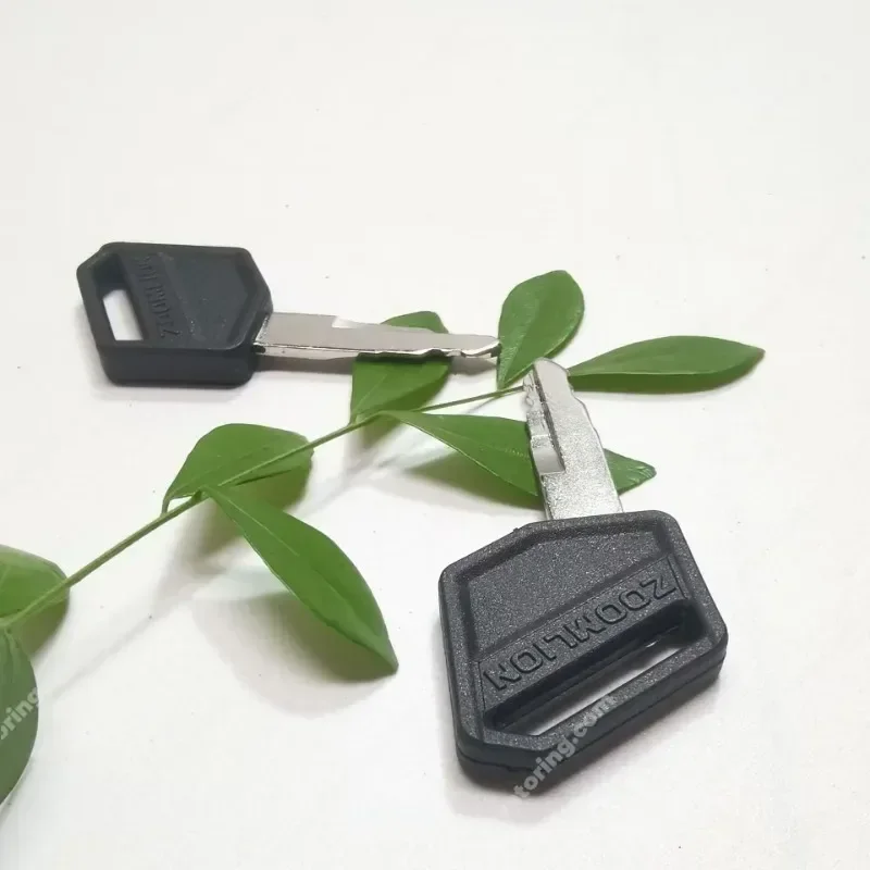 

for ZE60-10/480/330/230/260/135/75 Excavator Door Key2pcs