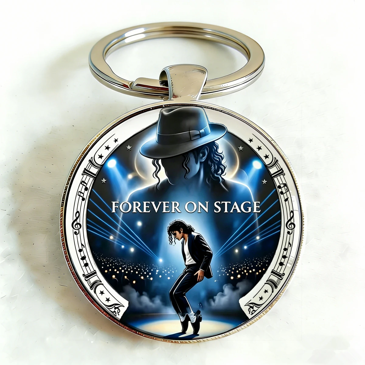 Llavero de Michael Jackson Forever On Stage, con cúpula de cristal plana 2D y anillo metálico, regalo para fanáticos del Rey del Pop y amantes de la música, 1 unidad