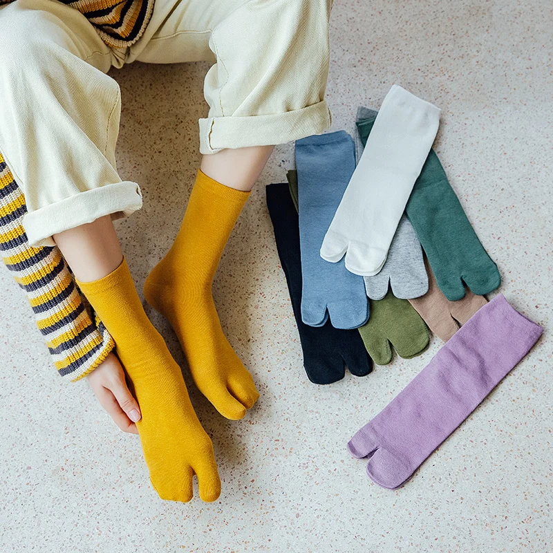 Women Two Toe Split Socks Fashion Japanese Style Ultra-Soft Breathable Two Finger Socks Solid Color Cotton Colorful Casual Sox image 4