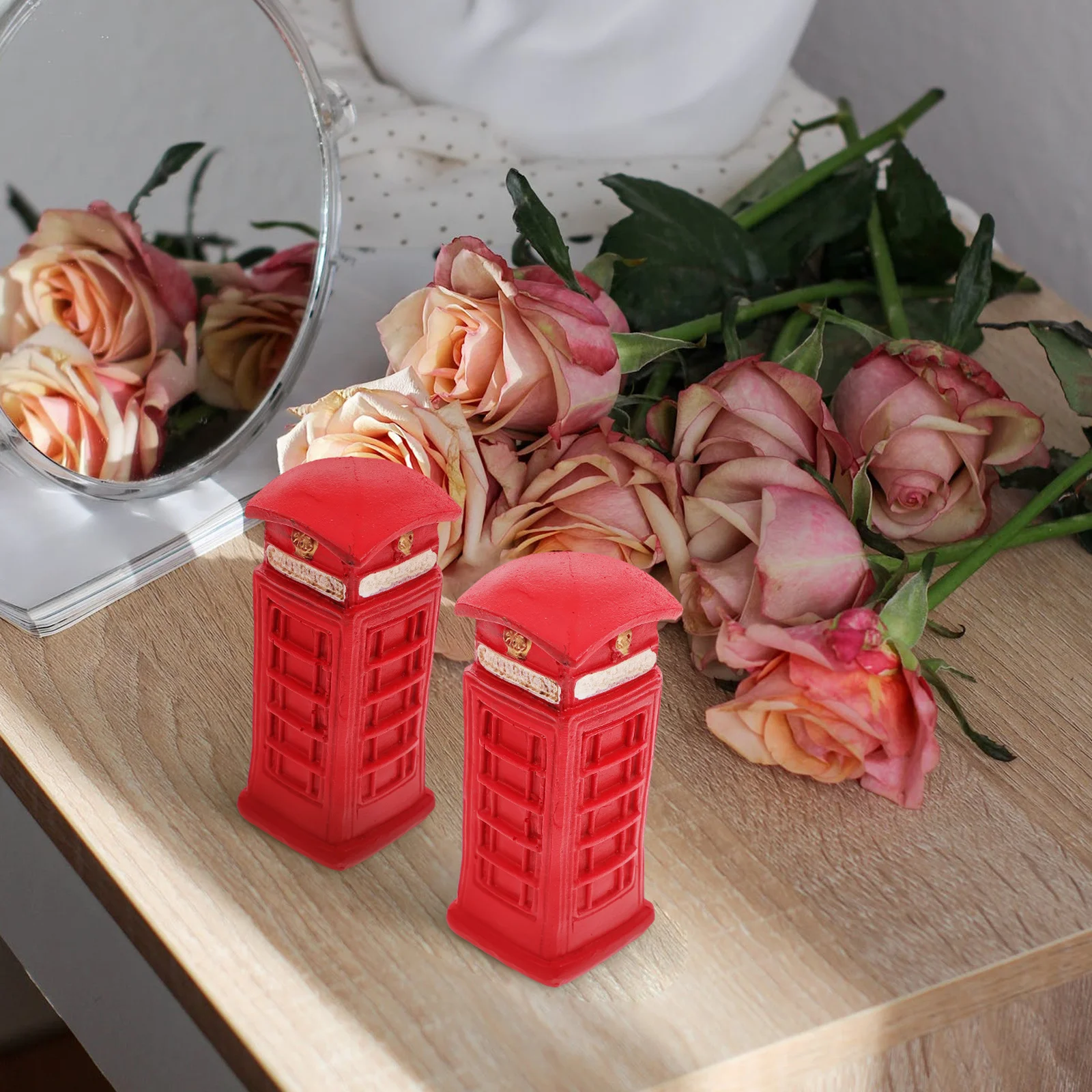 

2Pcs Mini Retro Telephone Booth Resin Sculpture Lightweight Unique Handmade Vintage Style Mini Ornament for Home Office