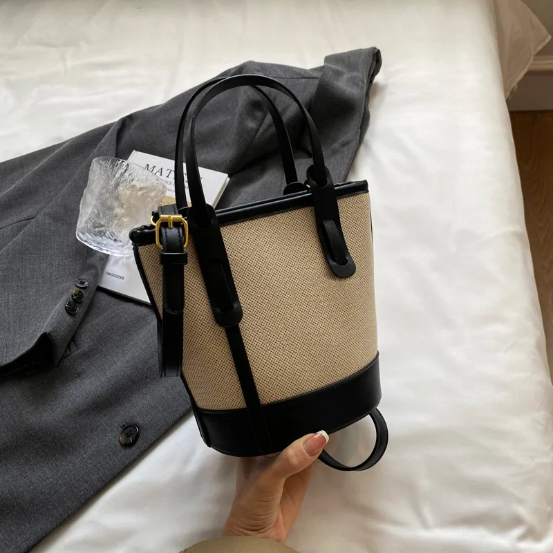 

Women's Water Bucket Bag, Versatile Crossbody Shoulder Bag for Commuting