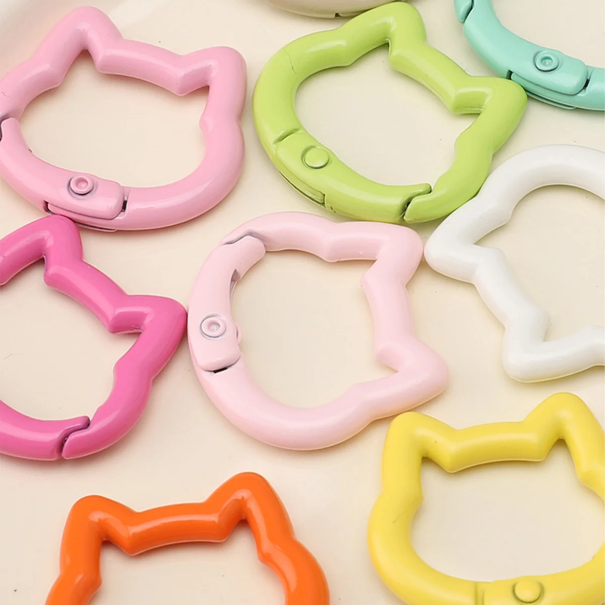 Alloy Spring Buckle Lock Bolt Open Animal Shaped Carabiner Keychain Clip Body DIY Jewelry Buckle Connector