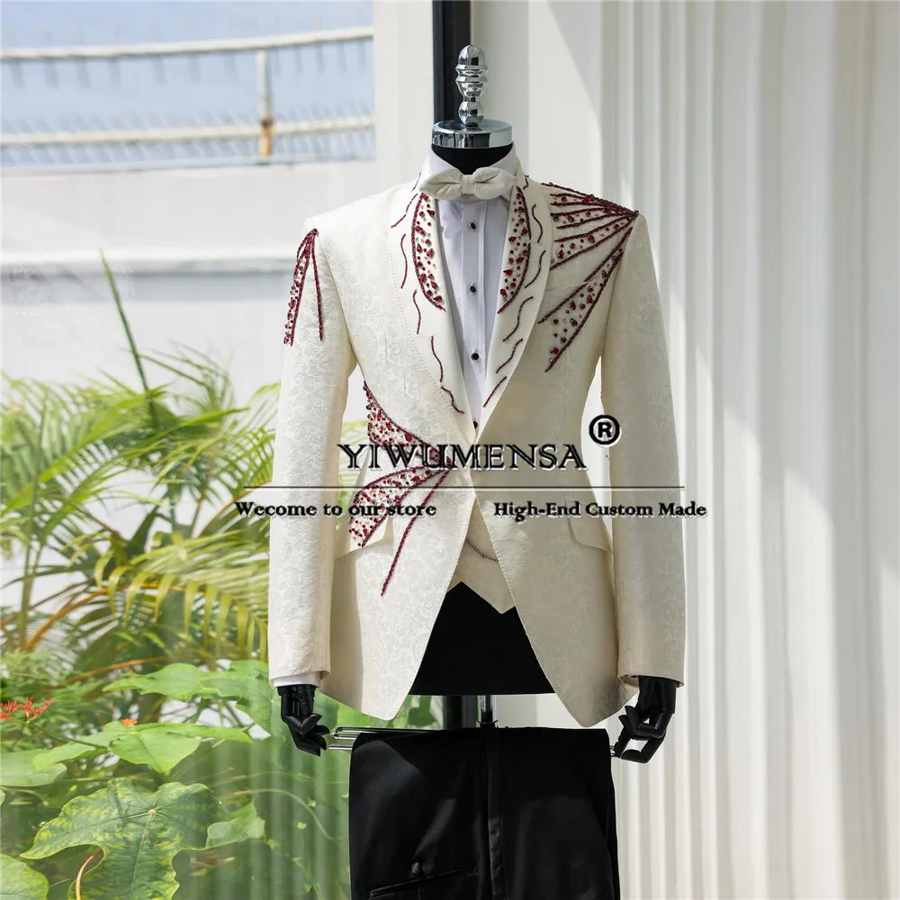 

Luxury Bridegroom Tuxedos Crystals Beaded Stone Floral Jacket Pants 2 Piece Wedding Suits Man Formal Party Prom Blazer Bespoke