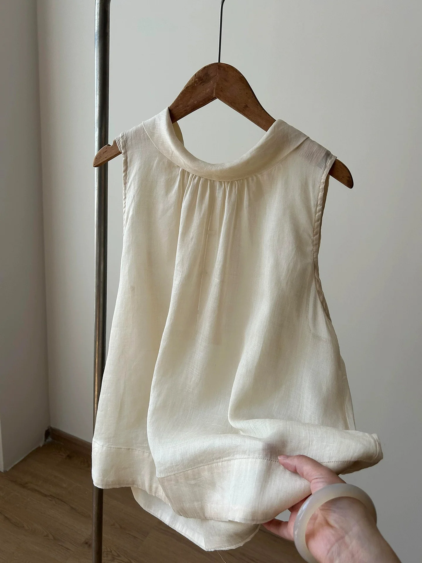 Csa Sem Mangas Casual Solta em Cor Sólida para Mulheres, Design de Verão com Ombros à Mostra, Estilo de Trabalho, Versão C...