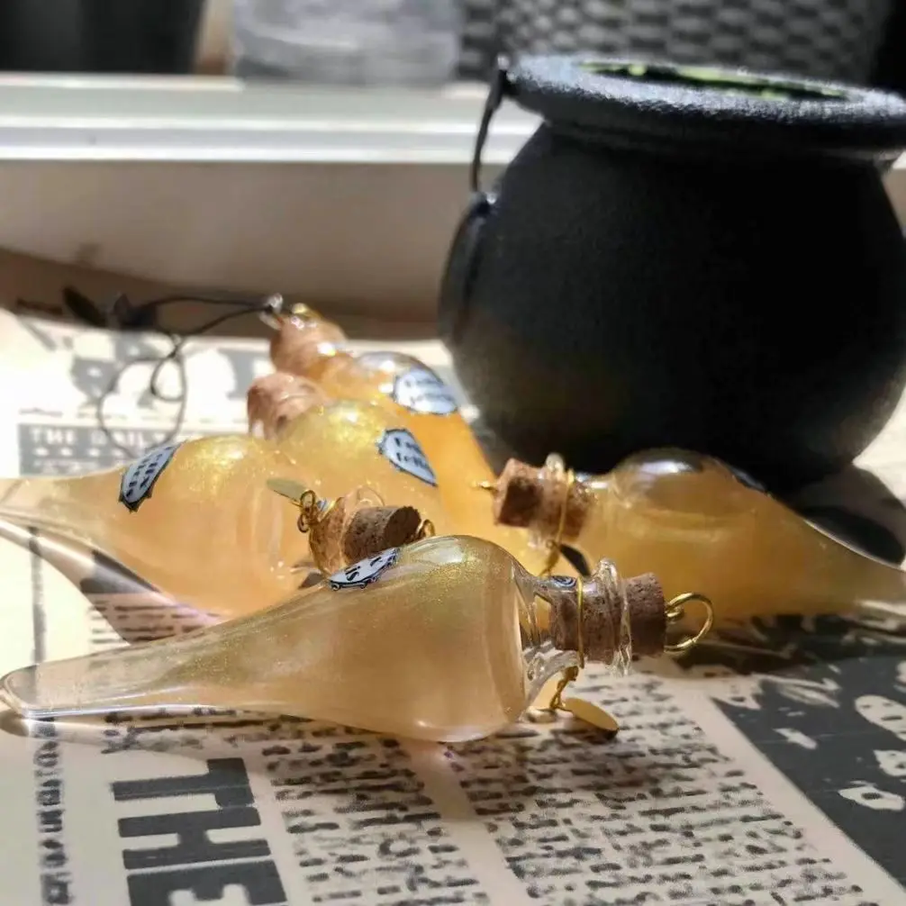 سيارة قلادة فيليكس فيليسيس جرعة السحرية السائل الحظ اللون تغيير الزجاج جرعة زجاجة السيارات مرآة الرؤية الخلفية حلي معلقة #3