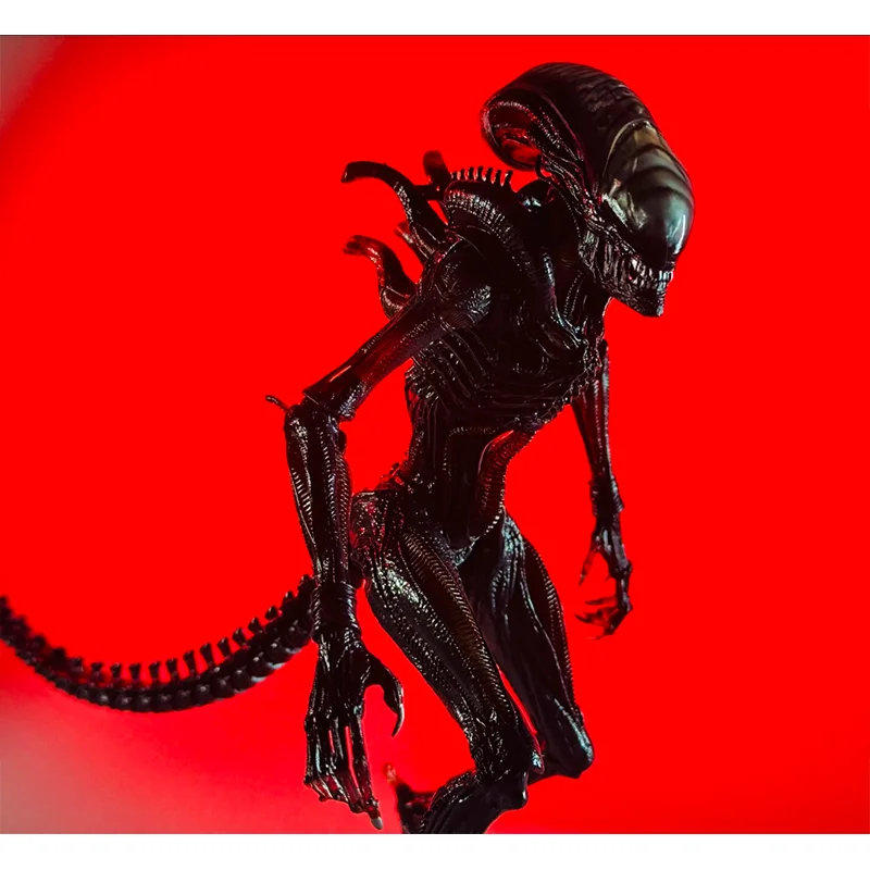 Nowy oryginał w magazynie Neca Alien: Romulus Scorched Xenomorph Anime rysunek Alien figurka lalka posągi ozdoba zabawka prezent dla dzieci
