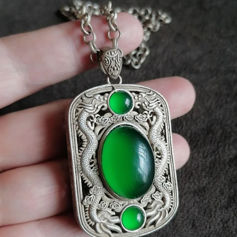 Asian tibet silver copper doule dragon green jade Statue pendant and necklace