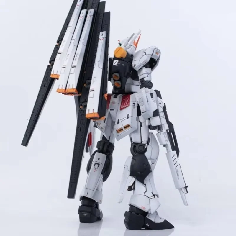 재고 있음 Rg 1/144 V Nu 조립 모델 키트 액션 피규어 깔때기 및 워터 데칼 포함 스탠드 데스크탑 장식 인형 소년 장난감