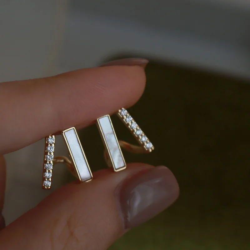 Celebrity Personalized Mother-of-pearl Earrings Niche Design Light Luxury Fashion Cold Style Earrings Earrings Wholesale