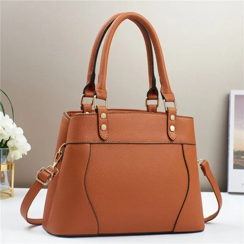 

Fashionable Luxury Brand Leather Women's Messenger Bag Elegant Classic Elegant Accent Trendy Vintage Daily Commuter Bag​