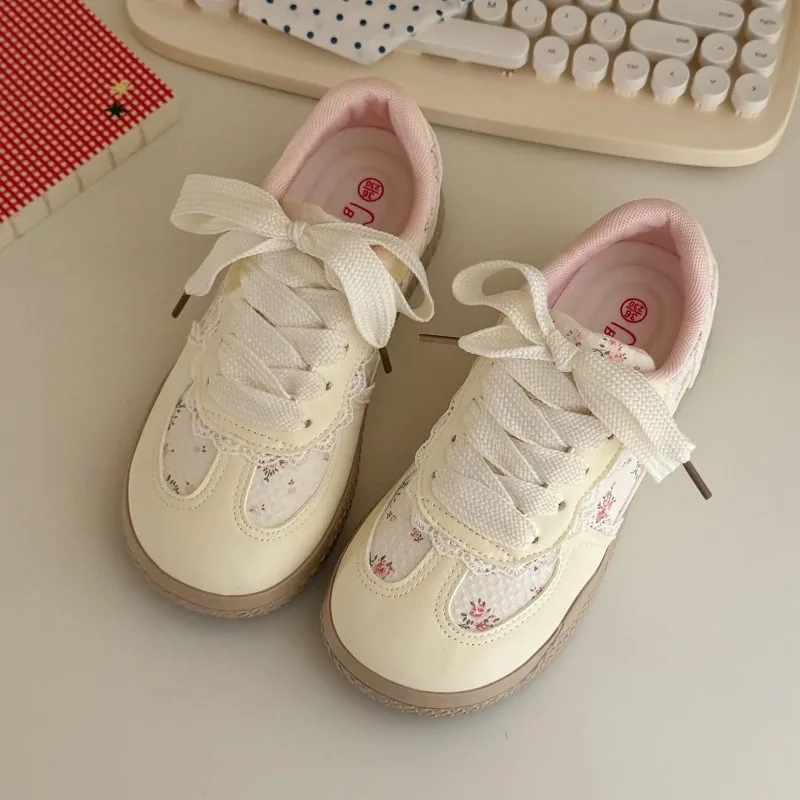 

Retro Korean Version Women's Shoes 2026 Spring and Autumn New Printed Breathable Board Shoes Women's Thick Soled Casual Shoes