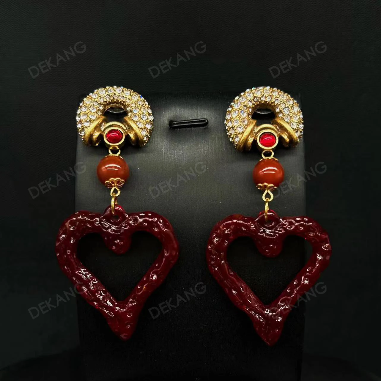 

Новые серьги в стиле ретро в китайском стиле в западном стиле с красным стеклом в форме сердца ярких цветов