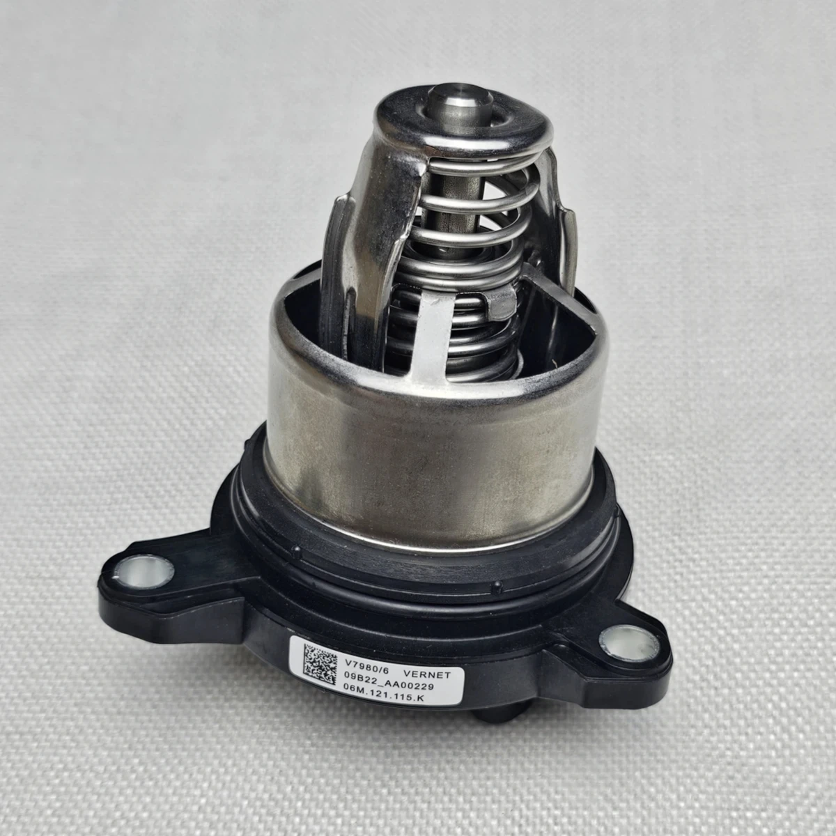 OEM Engine Coolant Thermostat 06M121115K,06M121115G For AUDI A4 B9,A5,A6 C8,A7,A8L D5,Q5,Q7 2019-,Q8 2018-,VW Touareg 2018- 3.0