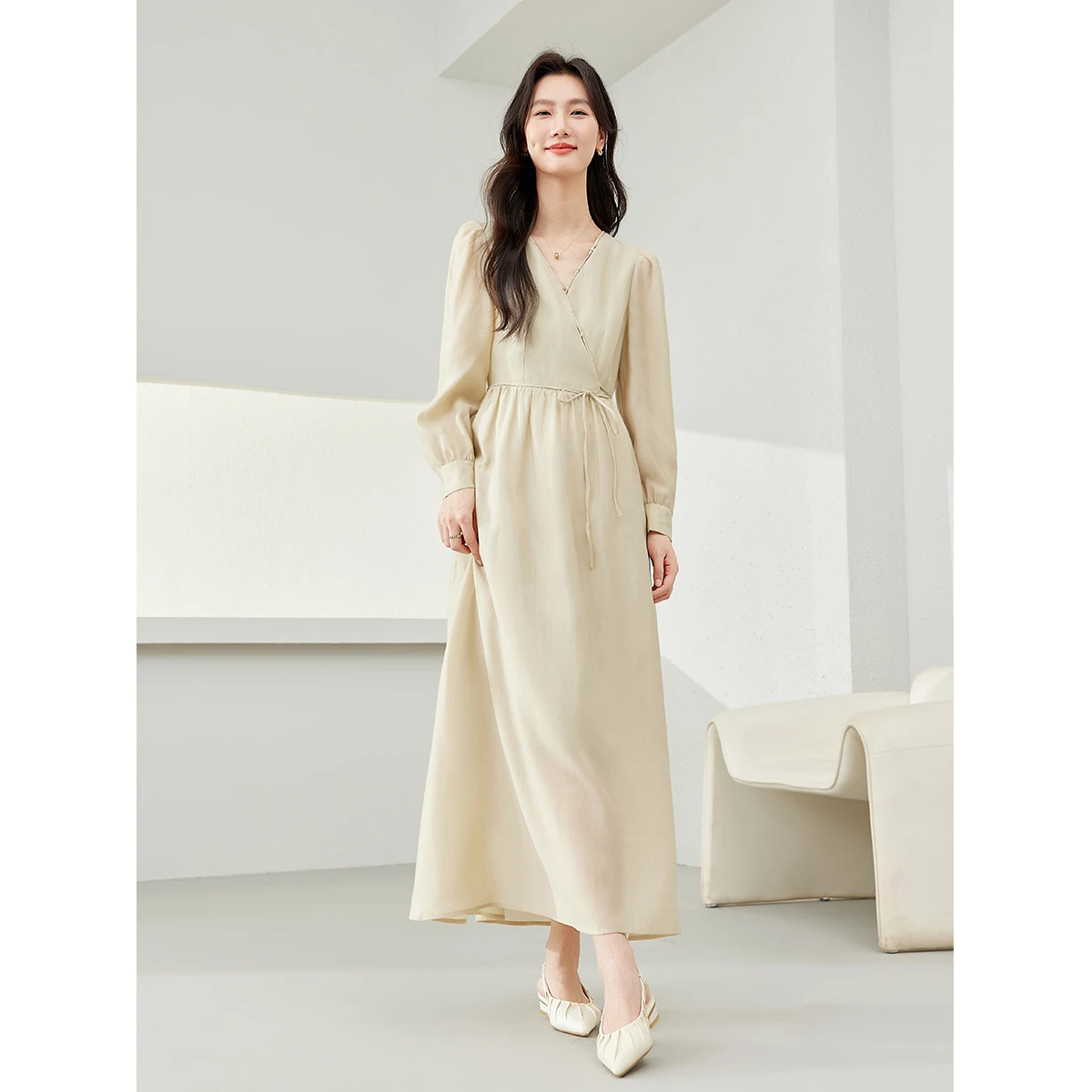 Vimly Damenkleid im französischen Stil, 2025, Herbst, V-Ausschnitt, Schnürdesign, schlankmachende Passform, Puffärmel, lässiges Pendler-Midikleid M5808