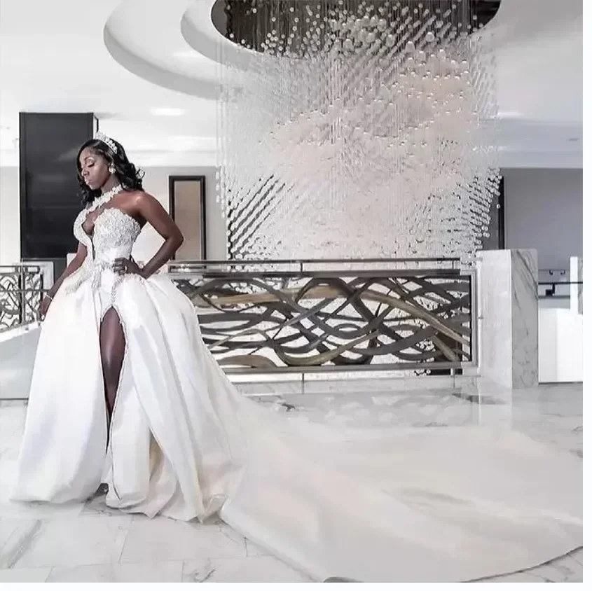 

Customized Sparkly Halter Deep V Neck Sleeveless Full Beads Wedding Dresses Chapel Train Split Side Satin Ballgown Bridal Gowns