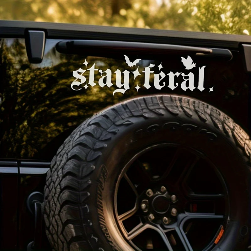 1-шт-виниловая-наклейка-с-готическим-шрифтом-«stay-feral»-—-водонепроницаемая-и-прочная-наклейка-на-окно-автомобиля-с-силуэтом-летучей-мыши-самоклеящаяся-для-легкого-a