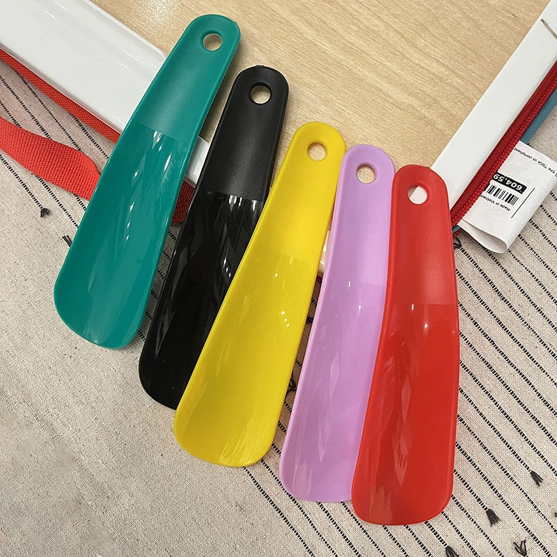 1PC Durable Convenient Labor-saving Flexible Sturdy Plastic Light Shoehorn Lazy Shoe Helper Short Handle Shoes Lifter Shoehorn