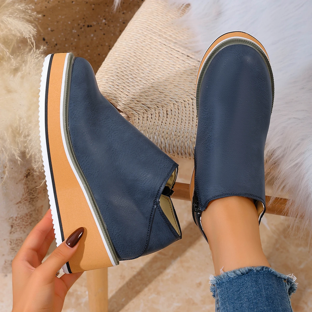 جديد أسافين الأحذية النسائية الرجعية الإناث حذاء من الجلد الاتجاه جولة تو منصة الجوارب مريحة سستة أحذية من الجلد