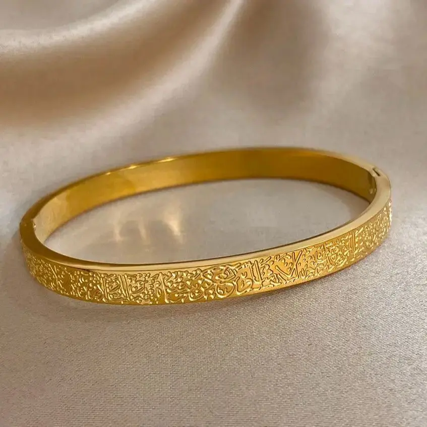 Фото Уникальный дизайн, позолоченный браслет из нержавеющей стали с золотым тиснением, винтажные буквы, стильный, универсальный, идеально подходит для повседневной носки, подарок.