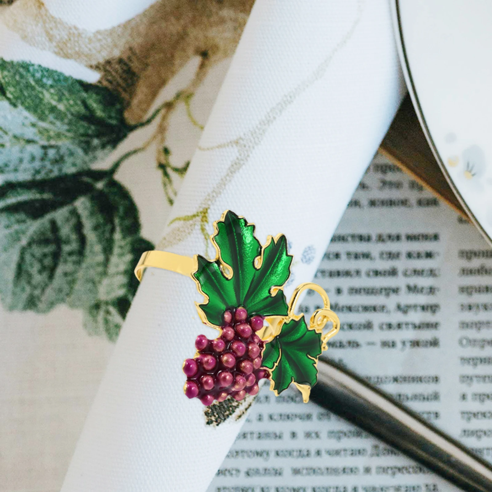 

4pcs Napkin Purple Grape Green Leaf Decorative Tableware Fruit Holders Wedding Napkin Rings Zinc Alloy Party Wedding Boho