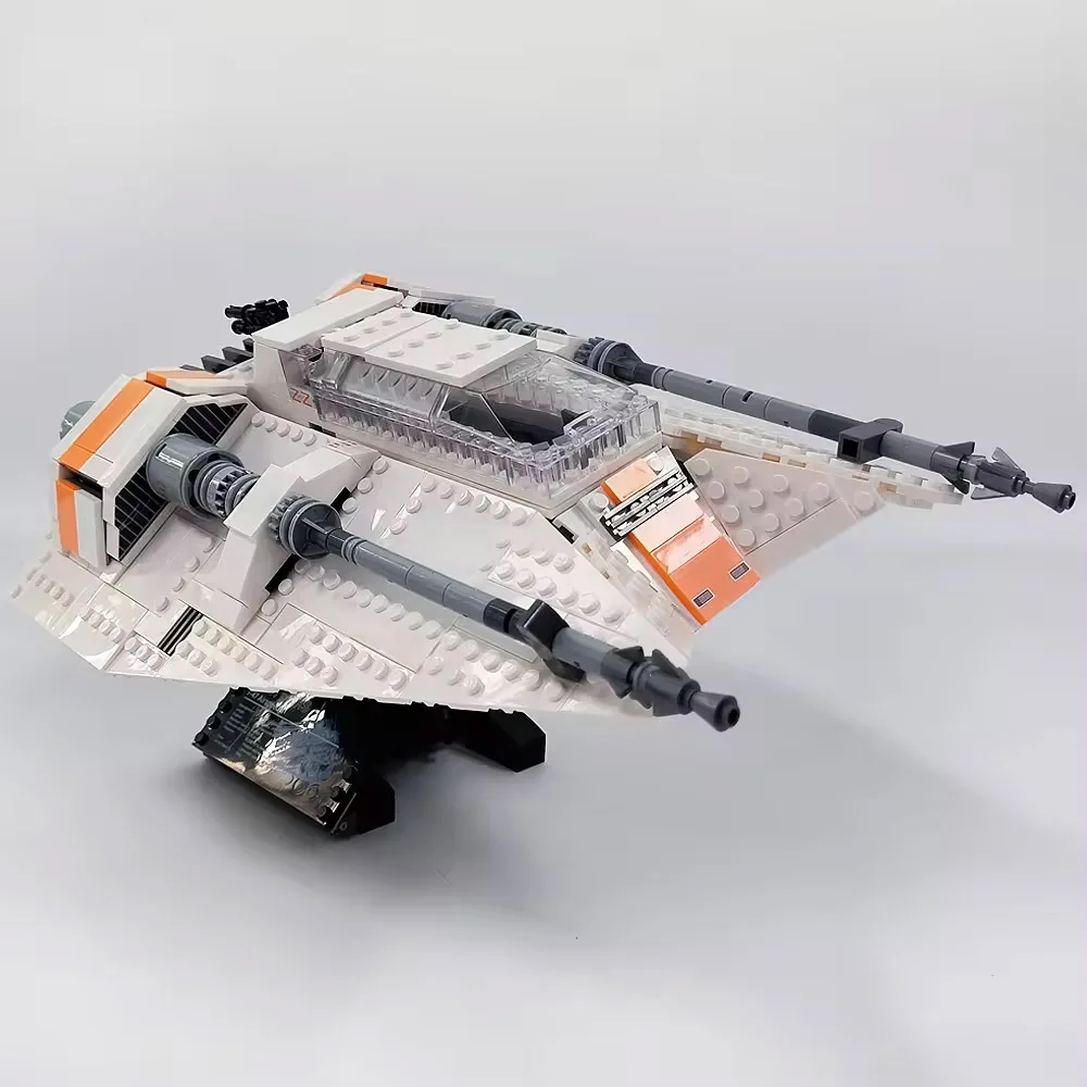 Creative 1006 Piece Snowfighter Building Block Set