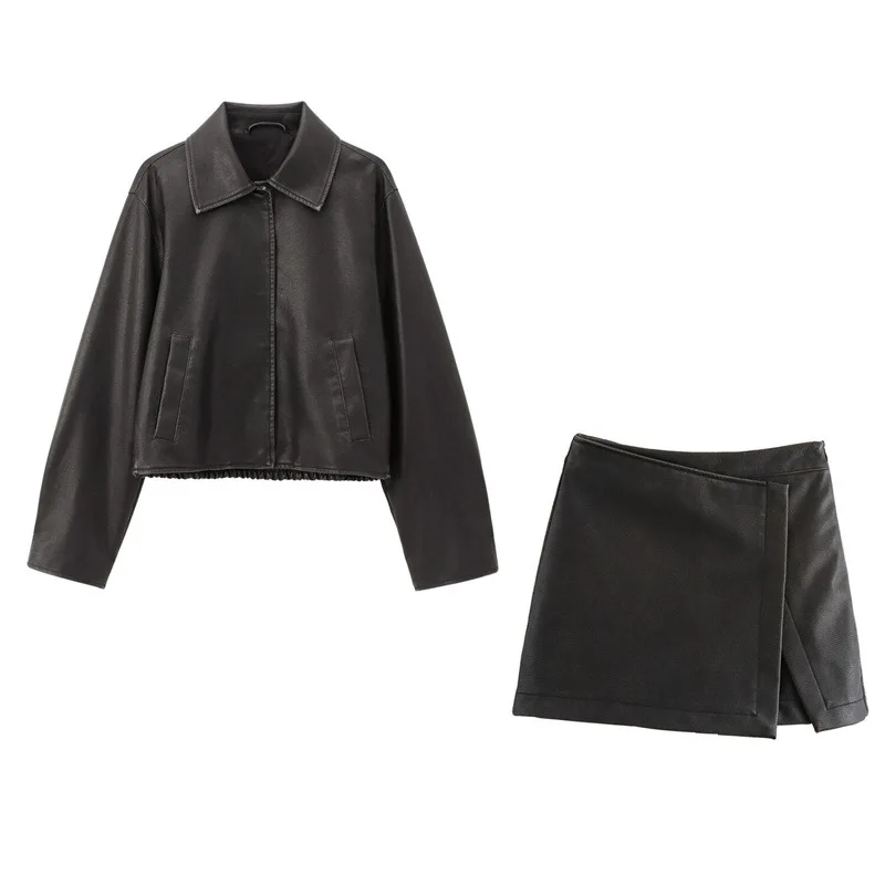 

Однобортная куртка с длинными рукавами и лацканами, асимметричная юбка с высокой талией