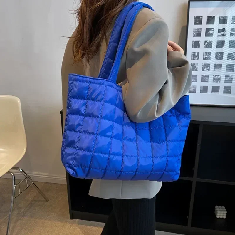 Bolsa de Ombro de Inverno de Grande Capacidade para Mulheres Bolsas de Nylon Monocromáticas Sacolas Casuais de Algodão, Bolsas Novas SL01