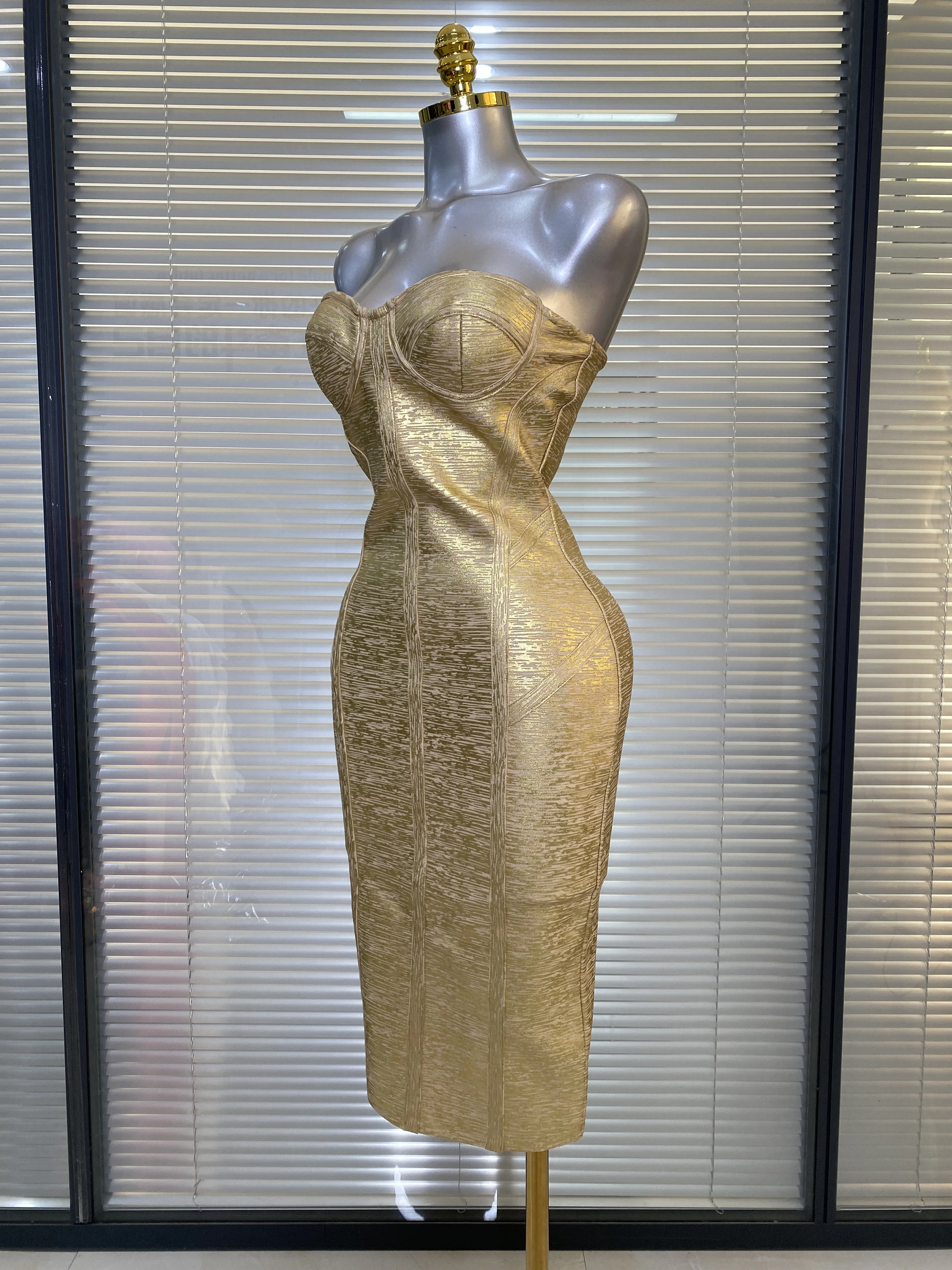 

Роскошное женское сексуальное золотое платье без бретелек макси облегающее бандажное платье знаменитости на день рождения праздничный наряд платья для выпускного вечера Vestido