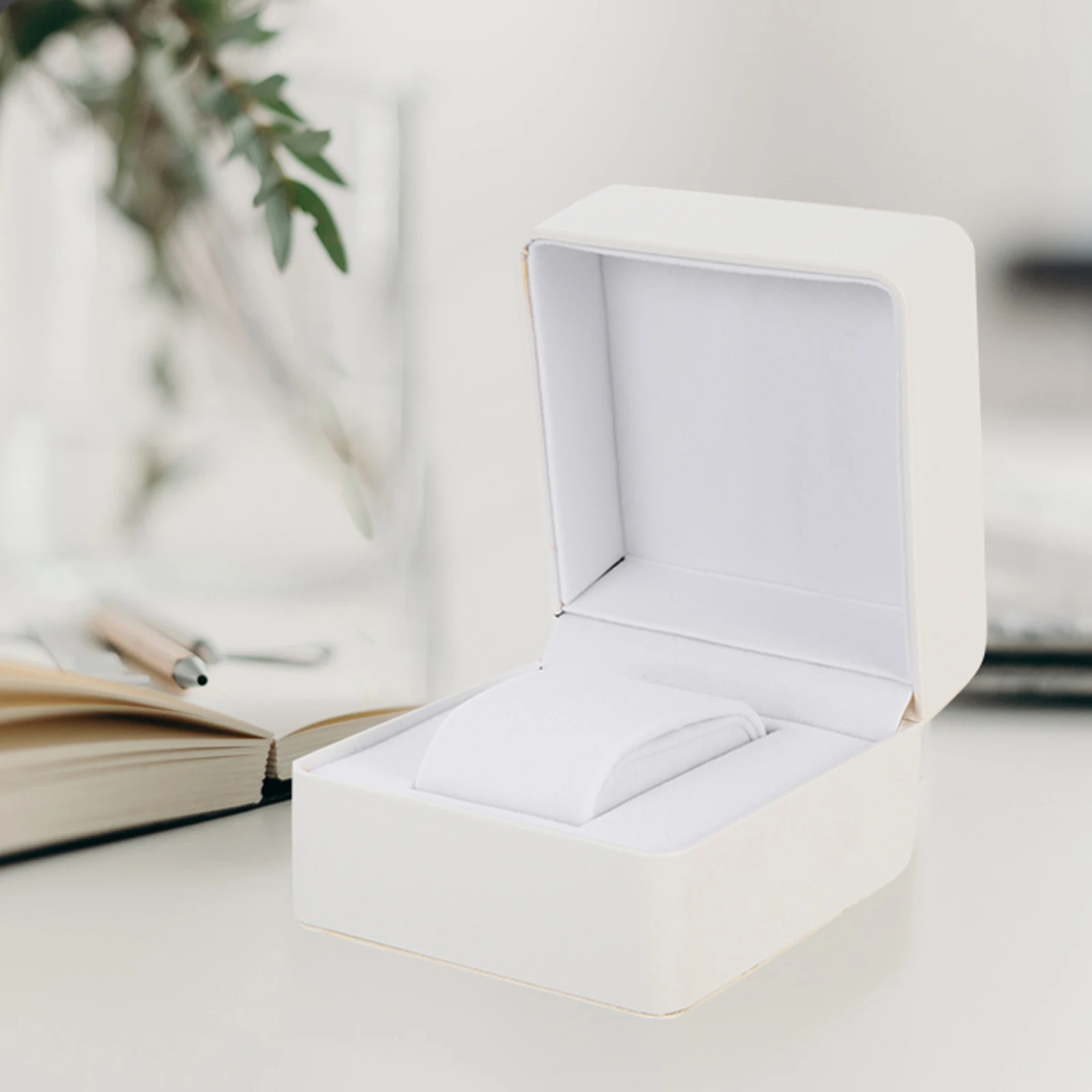 

Watch Storage White PU Flannelette Bracelet Storage Box Jewelry Case ganizer Travel Lightweight Portable Outdoor