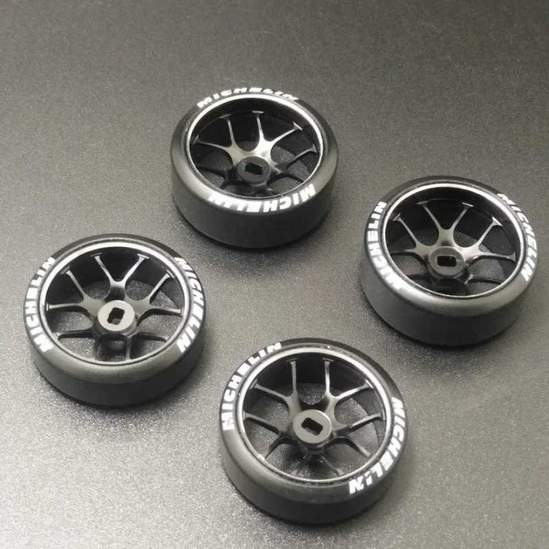 4Pcs 22.5mm Metal Wheel Hub & Drift Logo Tires for 1/28 1/24 Mini Car RC Drift Model Remote Control Racing Car Upgrade Parts