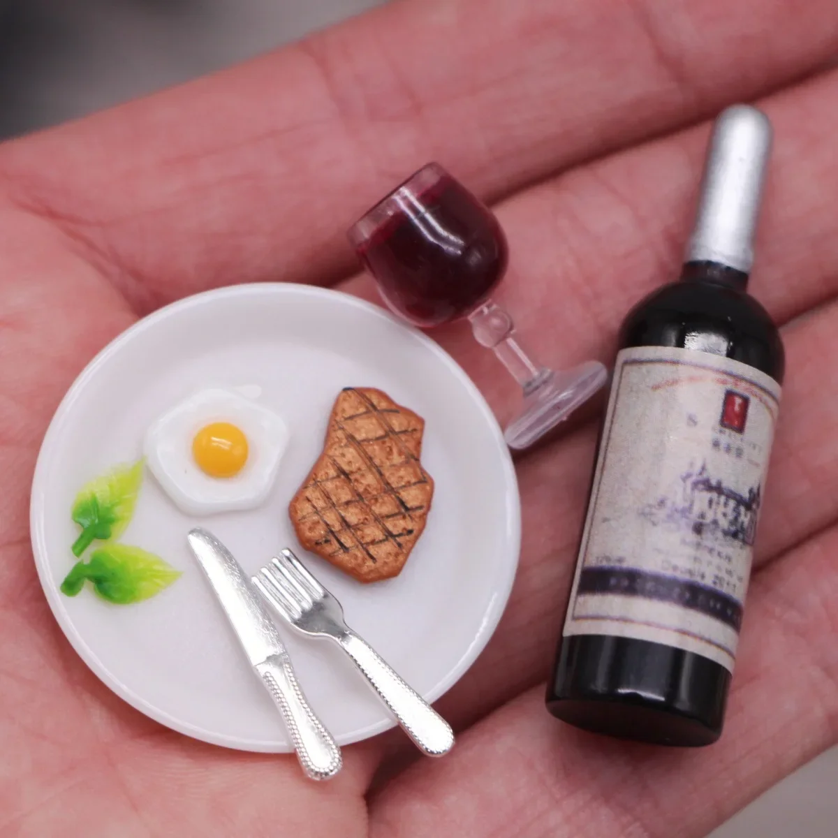 Mini casa de muñecas de simulación, juego de filete de vino tinto OB11, tela pequeña, accesorios de escena de juego de comida en miniatura, modelo de adorno