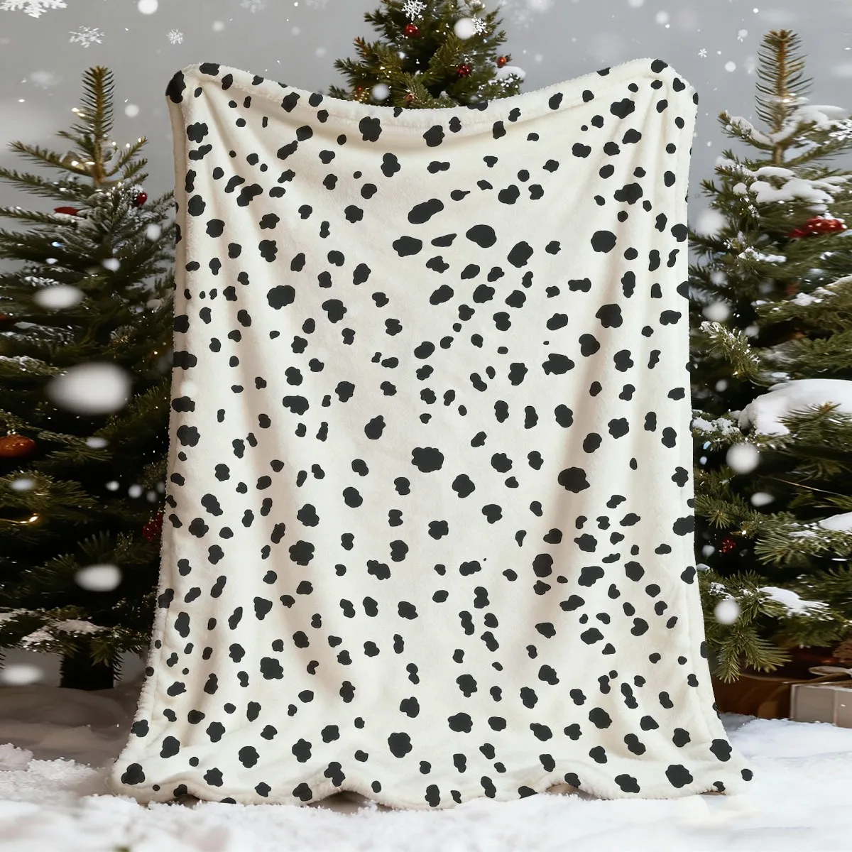 French Dalmatian Print Throw Blanket - Soft And Lightweight Flannel Cover, Suitable for Sofas,, And Offices - Machine Washable,
