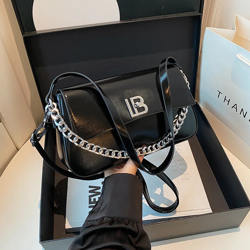 حقيبة نسائية بسيطة جديدة راقية مصممة حقيبة ركاب تريند باريس مع جلد عالي الجودة وتفاصيل حقيبة ساعي مصقولة