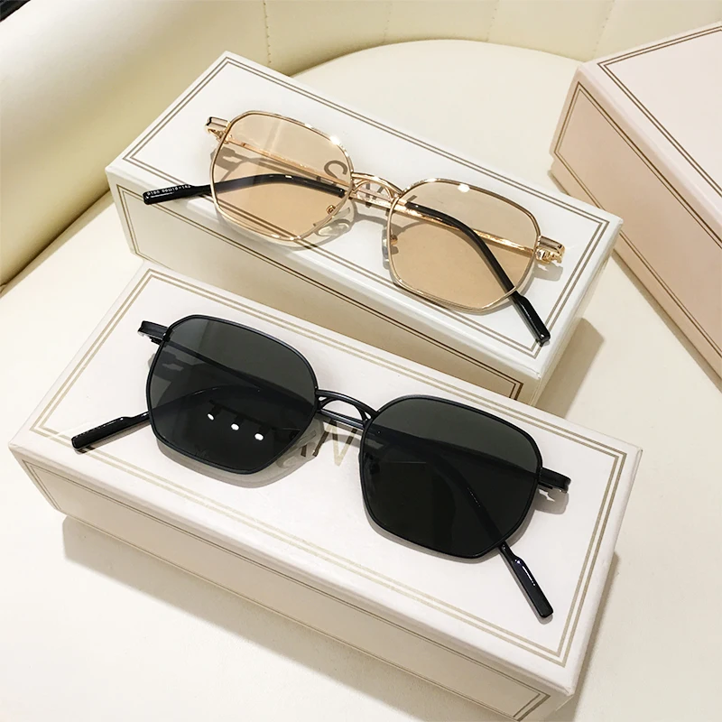 LAURINNY Frameless Square Sunglasses Fashion Trend Trimmed Rimless Metal Sunglasses Eyewear Brand Desinger Shade Eyewear UV400