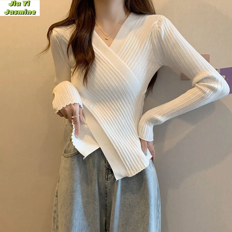 2024 New Women's Autumn/Winter French V-neck Luxury Sweater Bottom Coat with Black Knitted Top