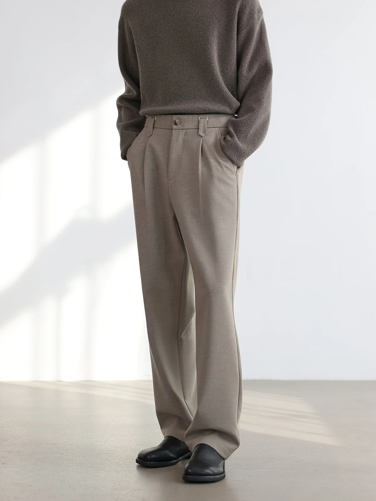Business Casual Men's Straight Leg Pants Draped Loose Long Trousers Lightweight Polyester Blend Anti-Wrinkle Straight West Pants