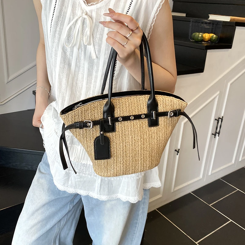 

Stylish High-End Unique Leather Handbag Elegant Crossbody With Letter Logo For Women Fashion And Spacious Messenger