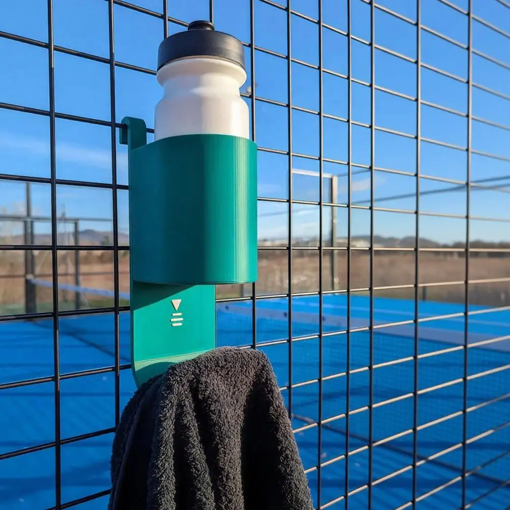 

Держатель для бутылки с водой и полотенца, напечатанный на 3D-принтере – незаменимый органайзер для тенниса, идеально подходящий для игроков на корте, для матчей и тренировок