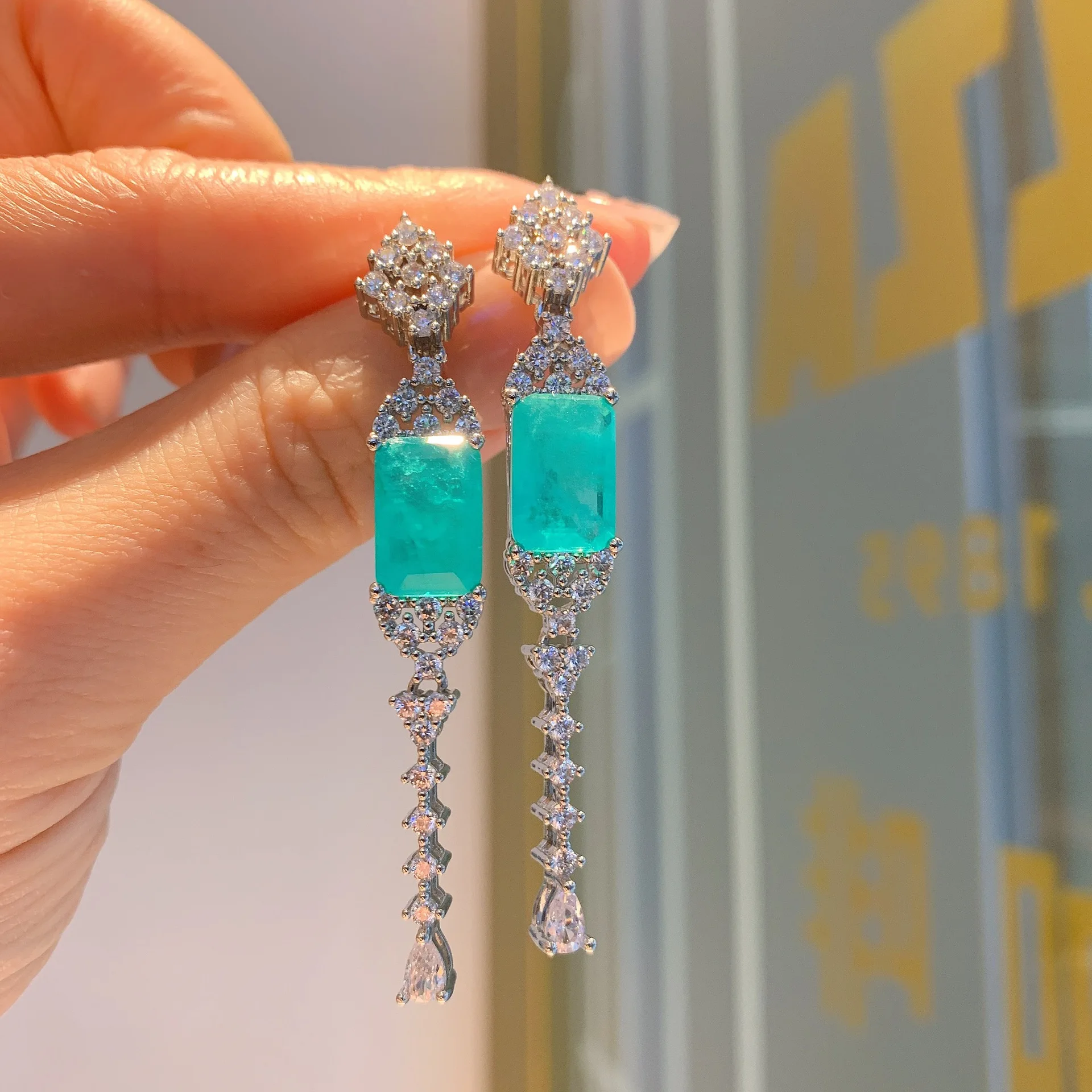 

2022 New Rectangular Tassel Dangle Earrings Women Emerald High Quality Crystal Long Hanging Jewelry Friends Gift Korean Style