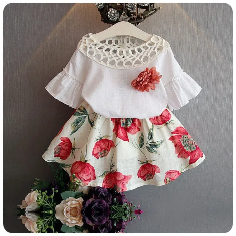 

New Girl Summer Set Fashion Children's Baby Hollow Collar Horn Sleeve Top Flower Short Skirt 2-piece Set