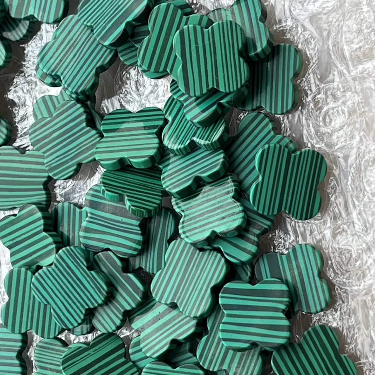 

50PCS/Lot 8*8-2*16*16*2mm Synthetic Four-leaf Clover Shaped Malachite For Fine Jewelry