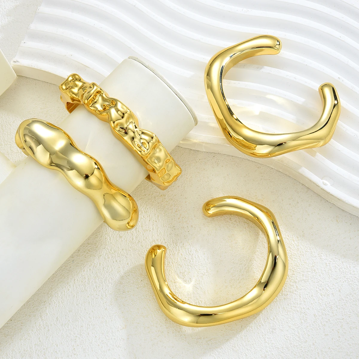 خمر الشرير لامعة واسعة الكفة الإسورة للنساء الهيب هوب الذهب اللون هندسية المعادن أساور ارتداء اليومي مجوهرات الحفلات هدايا جديد