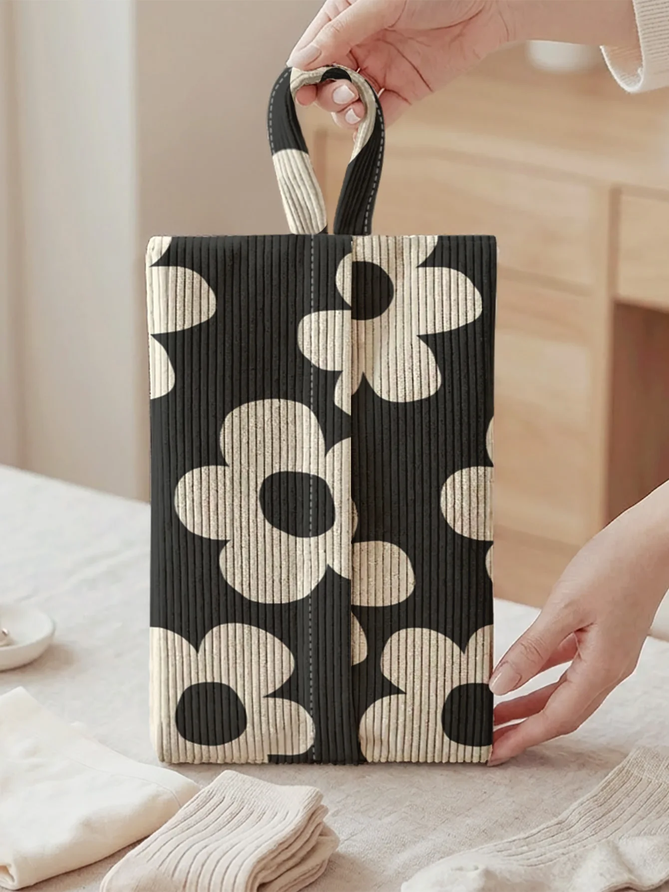 Black White Floral Print Corduroy Vertical Storage Bag, Handheld Fabric Organizer for Underwear and Socks